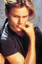 Watch RIVER PHOENIX: FINAL 24 Megashare8